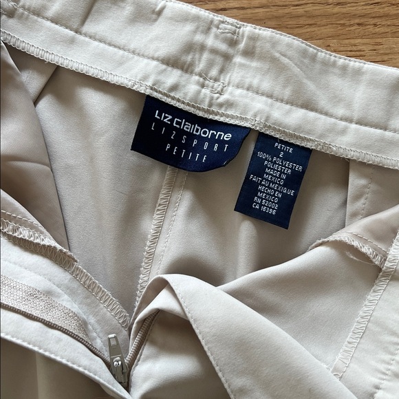 VINTAGE Liz Sport High Waisted 90s Wide Leg Pleated Trouser Pant in Cream, 2P - Picture 5 of 5